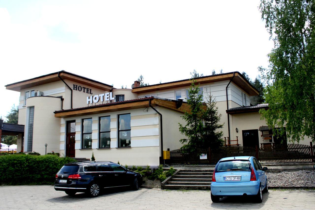 Hotel Pod Jeleniem Тухоля Екстер'єр фото
