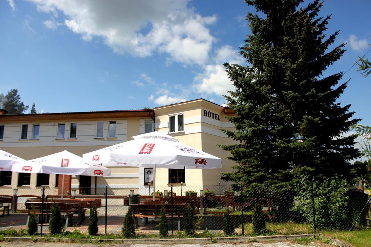 Hotel Pod Jeleniem Тухоля Екстер'єр фото