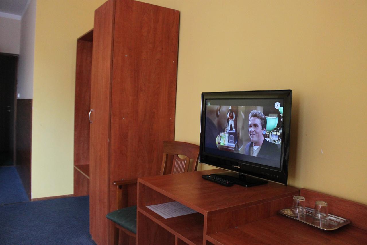 Hotel Pod Jeleniem Тухоля Екстер'єр фото