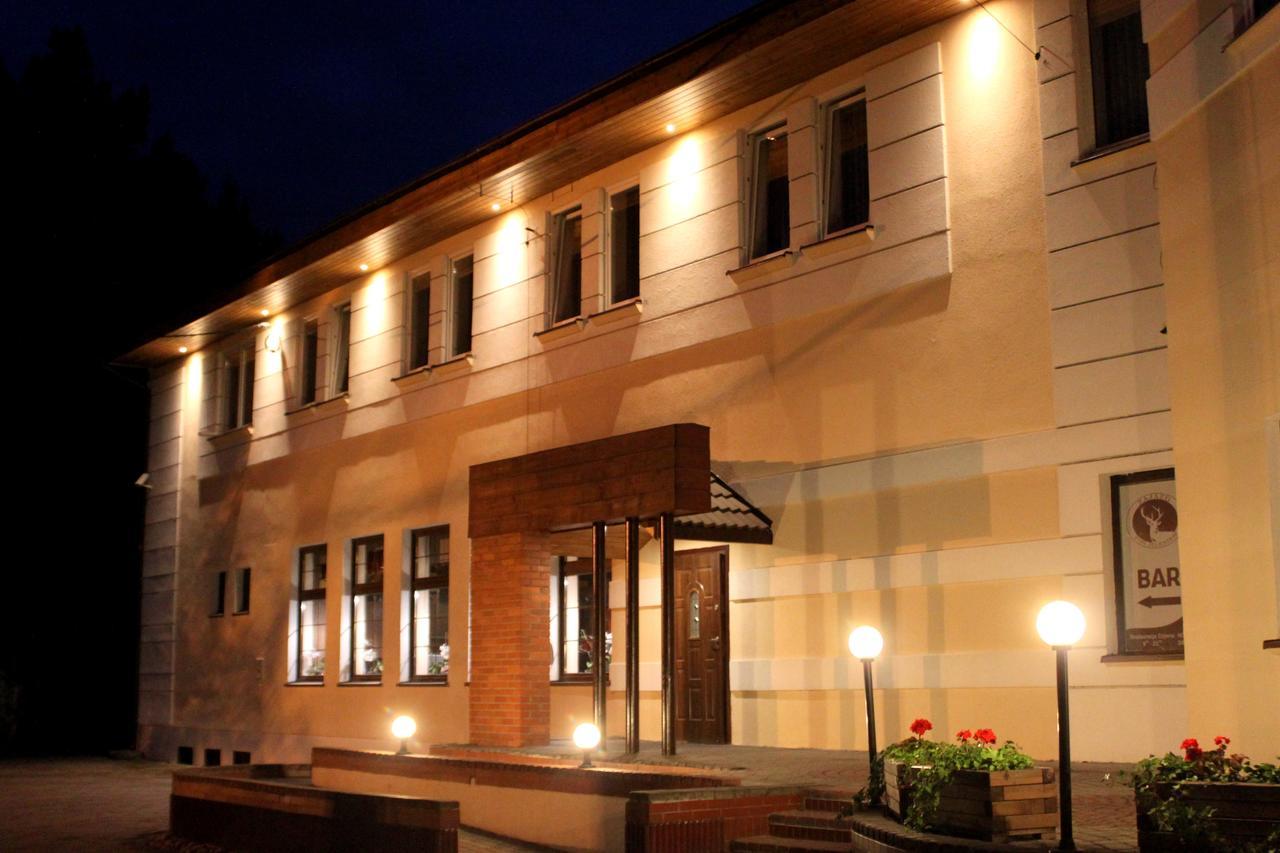 Hotel Pod Jeleniem Тухоля Екстер'єр фото
