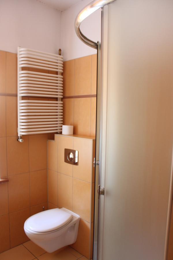 Hotel Pod Jeleniem Тухоля Екстер'єр фото